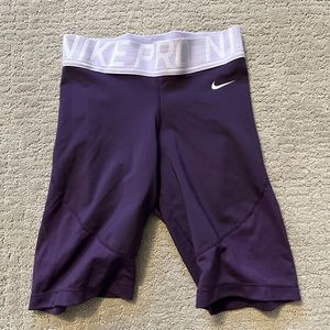 Women’s small Nike Pro bike short